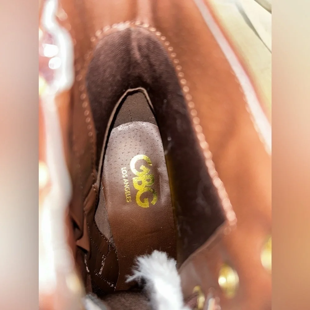 NWOT WOMANS GUESS BOOTIES - Picture 11 of 11